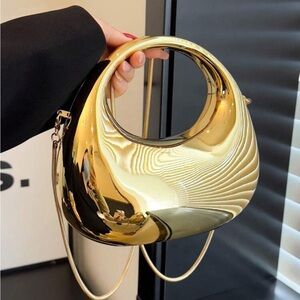 Fashionable Chain Crossbody Women's gold purse/ Bag